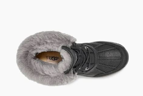 Women Ugg Adriondack Boot  III: BLK