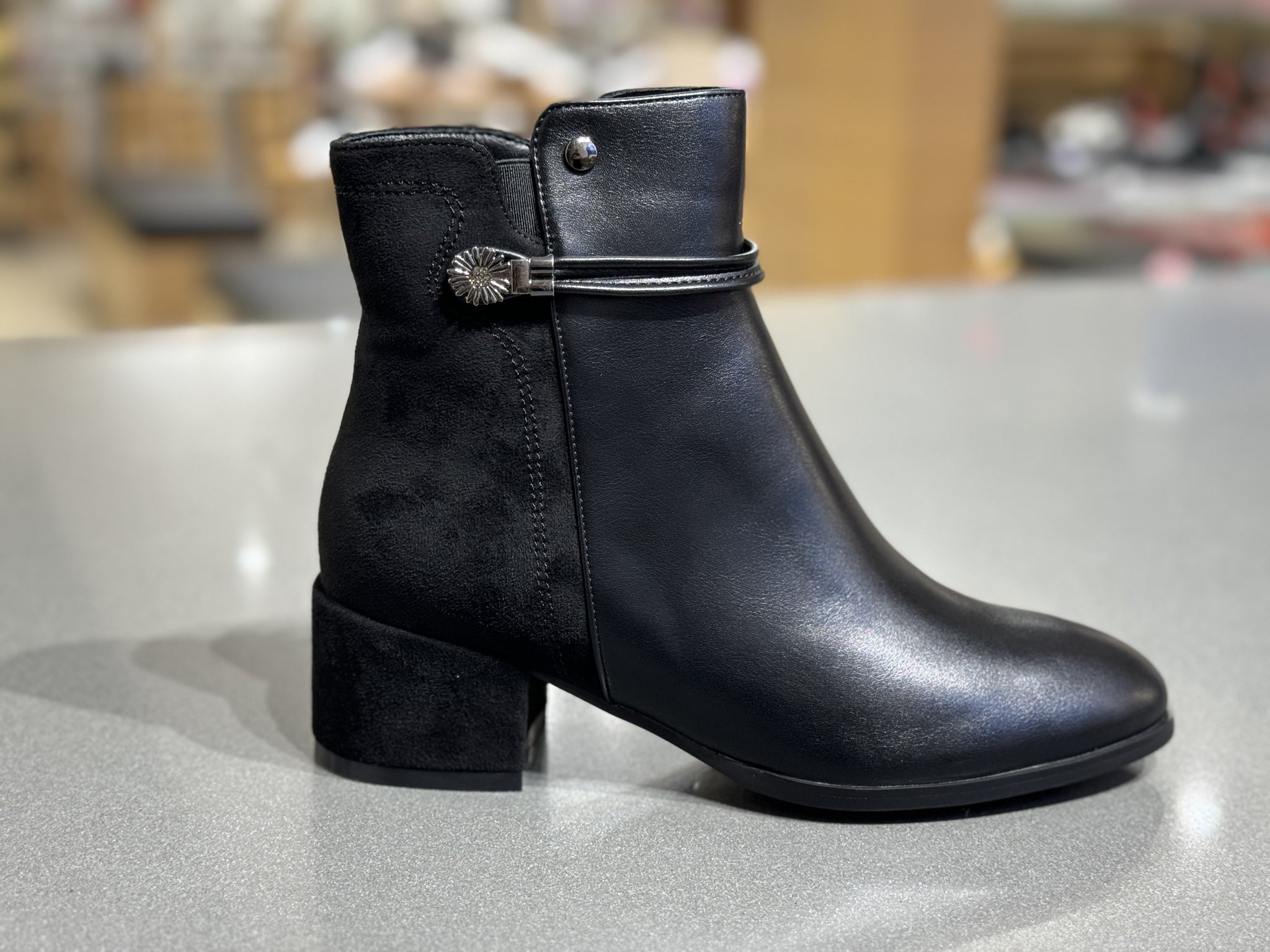 GC Shoes Women's Ankle Boots - Chunky Heel Motorcycle Style Booties, Knit Topline, Non-Slip Sole