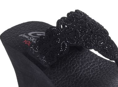 Skechers Women Thong Wedge Padma - Flower Glitz Sandal: BBK
